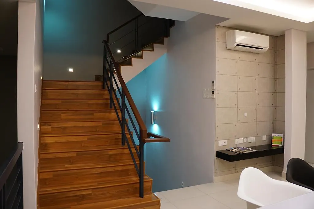 Shamrock Boutique Villa - Stay For 12 Person 바투 페링기