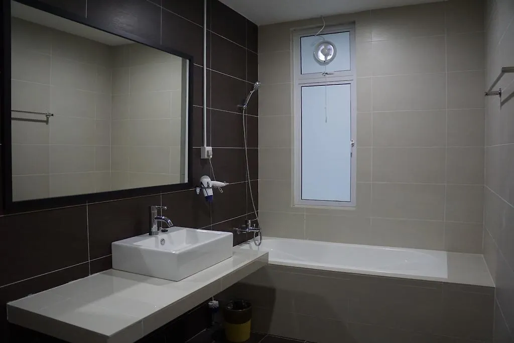 באטו פרינג'י Shamrock Boutique Villa - Stay For 12 Person  באטו פרינג'י